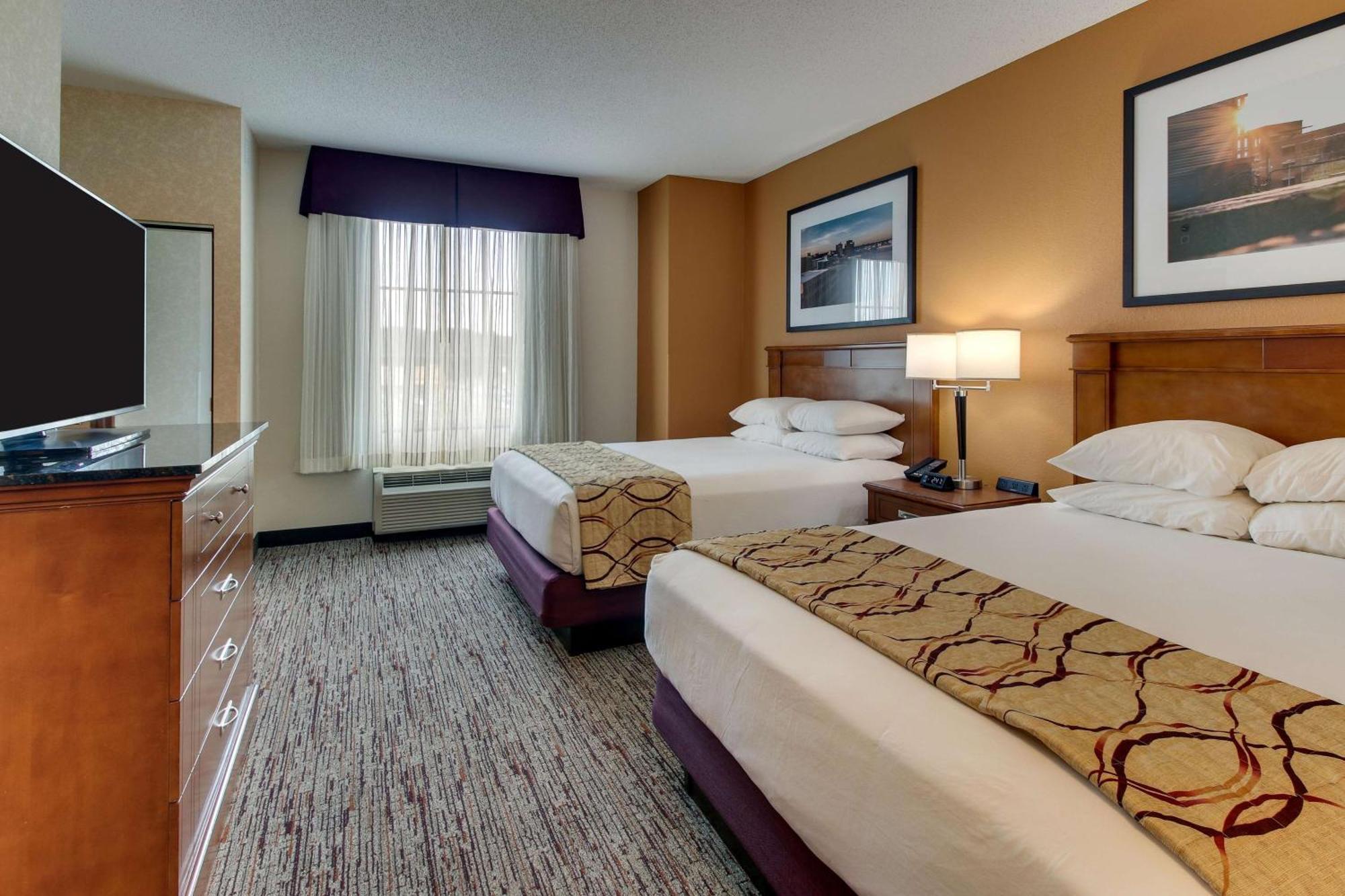 Drury Inn & Suites เมอริเดียน ภายนอก รูปภาพ