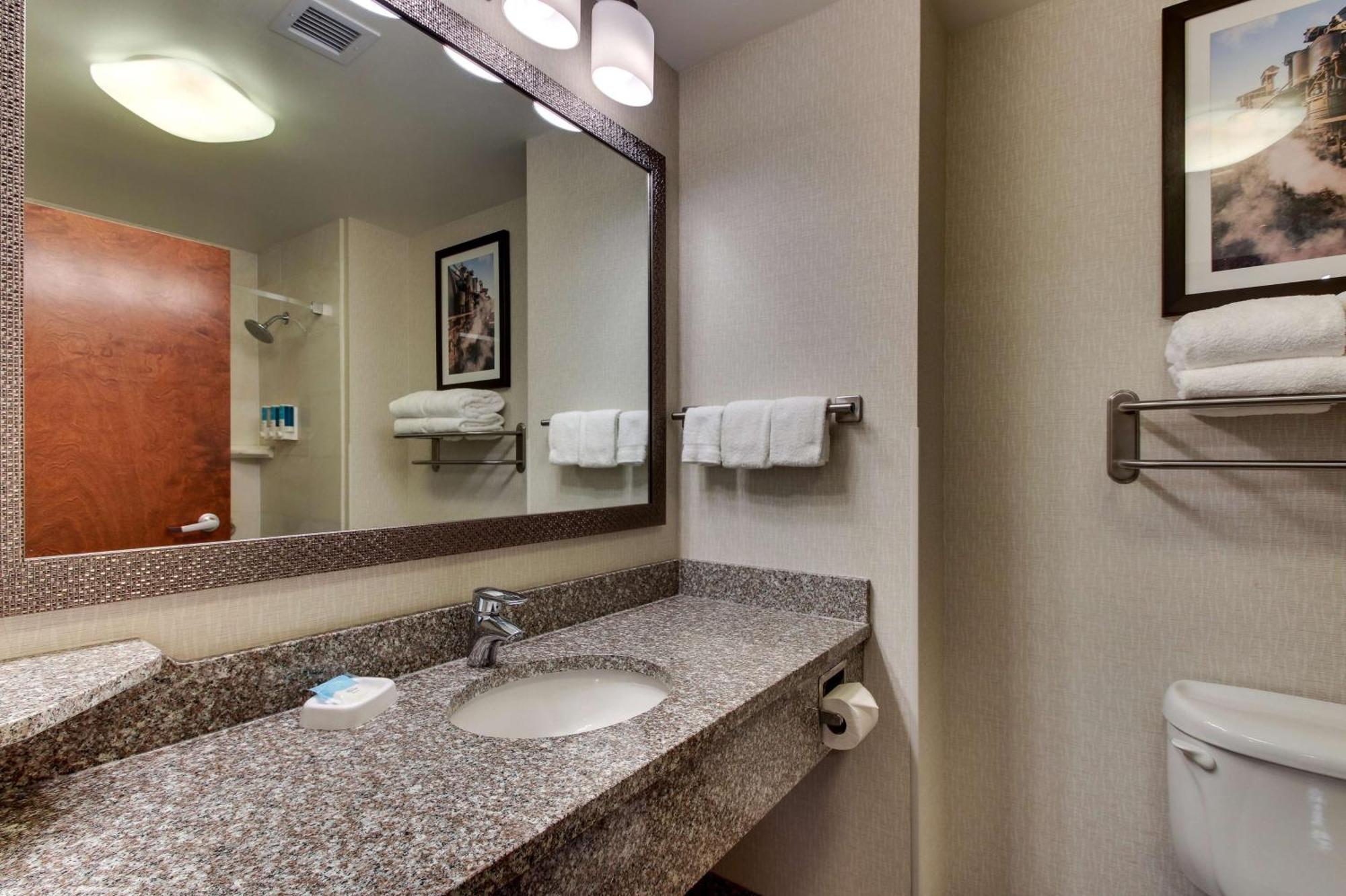 Drury Inn & Suites เมอริเดียน ภายนอก รูปภาพ
